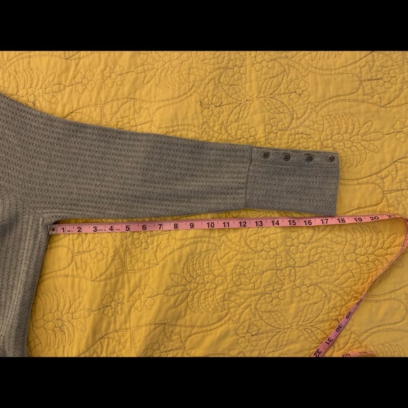 Women’s gray sweater - Picture 6 of 10